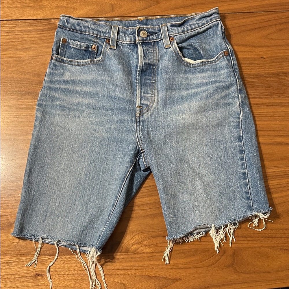 Levi’s Distressed Jean Shorts Size 27 Buttonfly